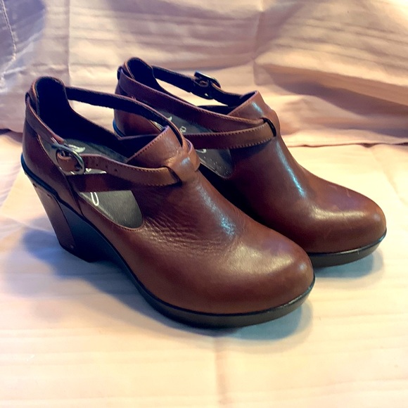 Dansko Shoes - Ladies Dansko wedge sandal/clog